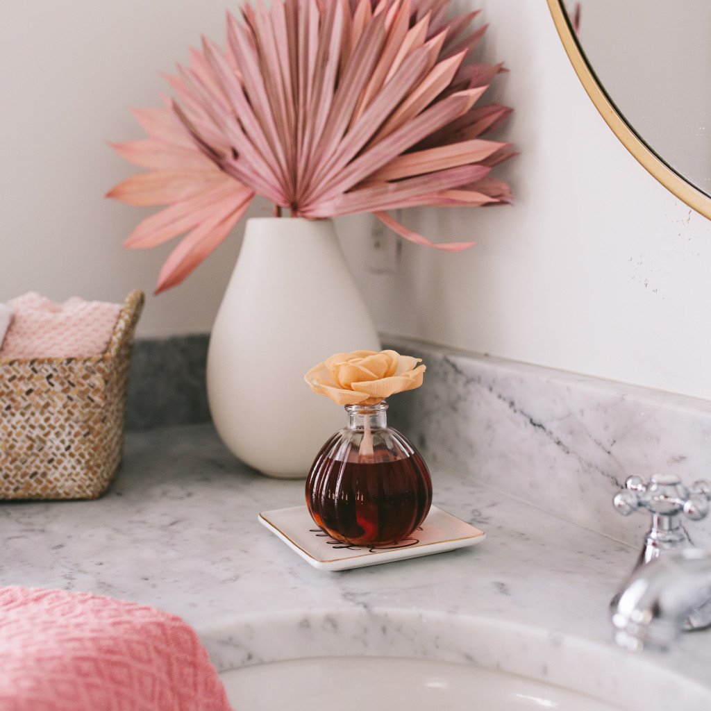 Cashmere Kiss Flower Diffuser Nicholas and Co