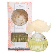 Load image into Gallery viewer, Cashmere Kiss Flower Diffuser