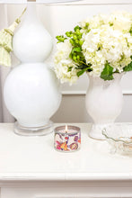 Load image into Gallery viewer, Grandiflora Tin Candle